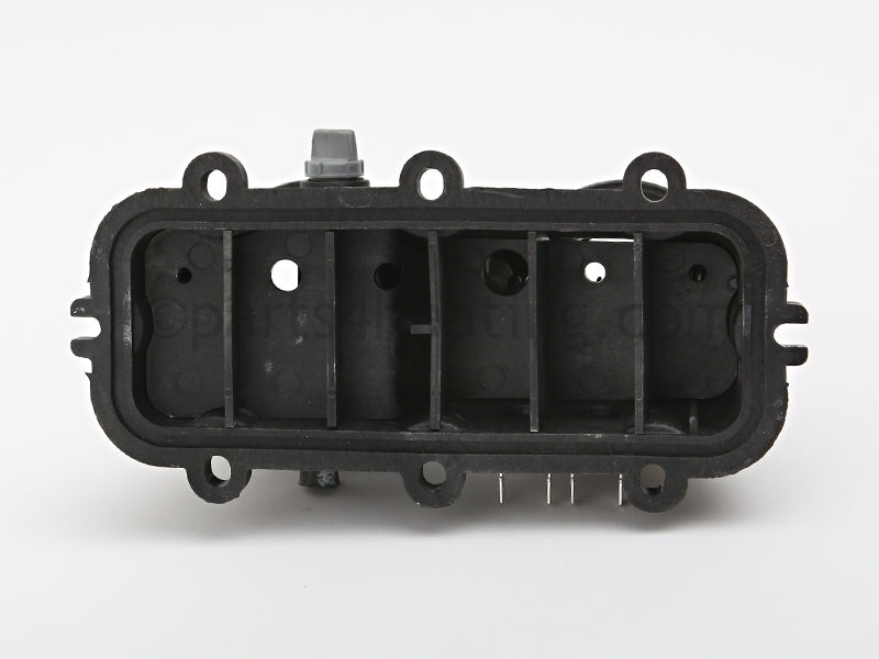 Raypak Inlet/Outlet Header Complete - Part Number: 015547F